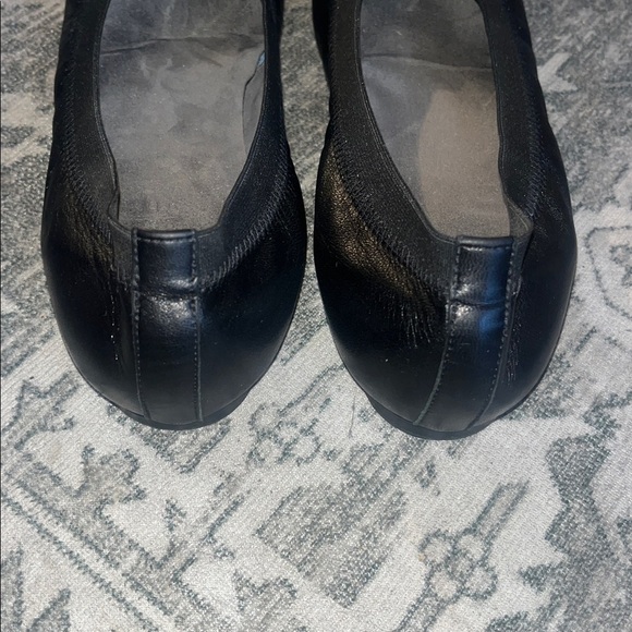 Stuart Weitzman women’s Black Leather Flats size 6.5 - Picture 7 of 7